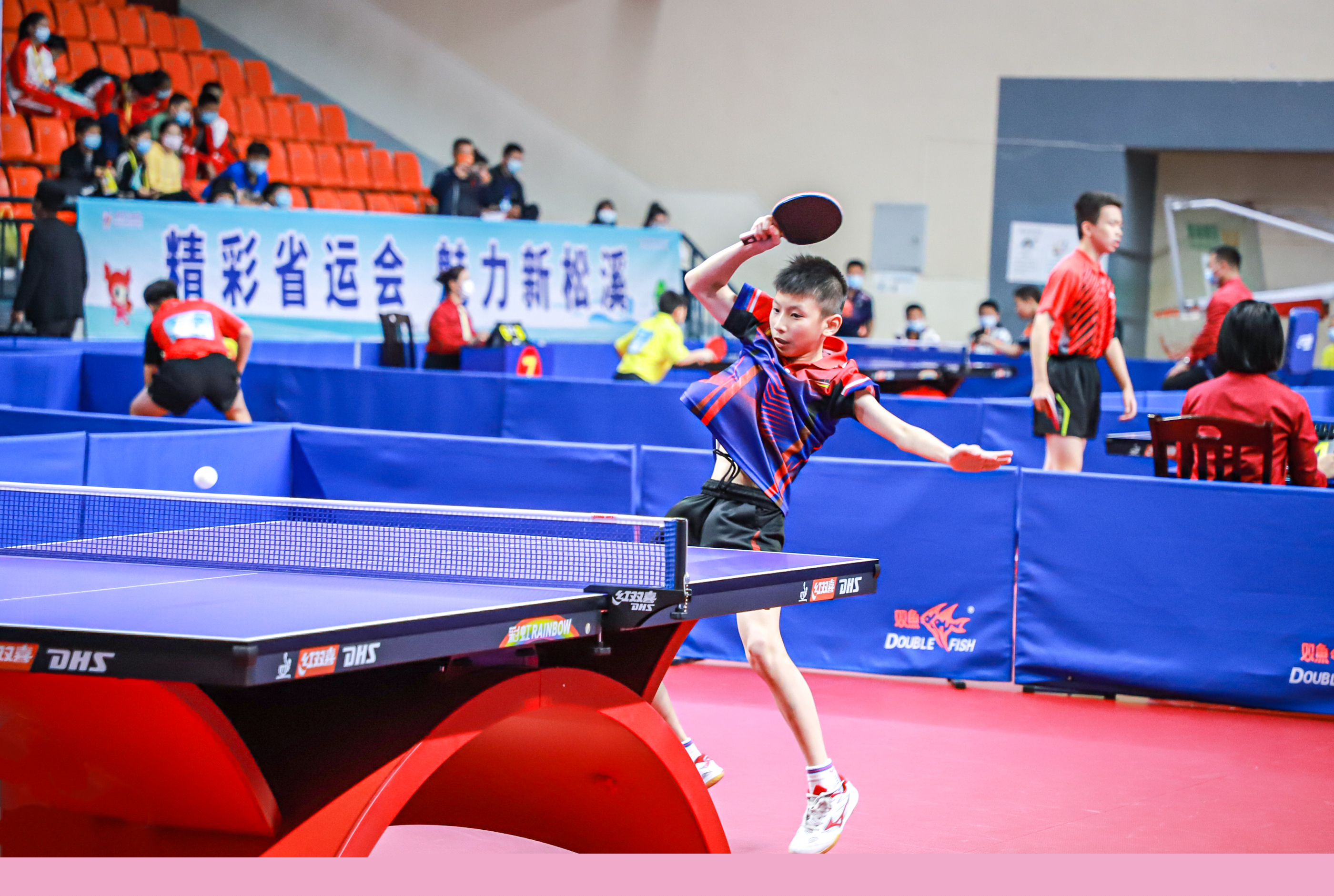 示了一个立 示了一个立