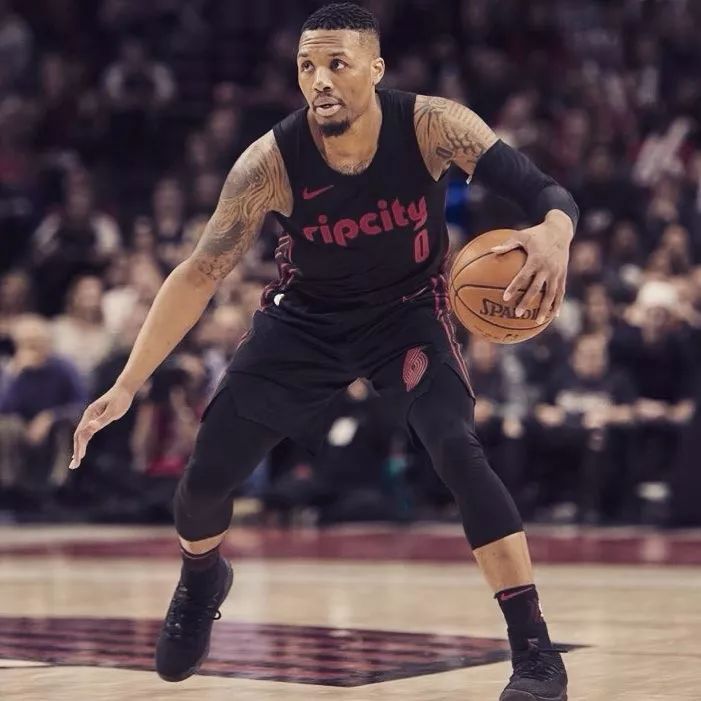 记住那些在 记住那些在