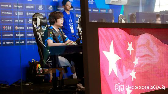 相比之下 相比之下