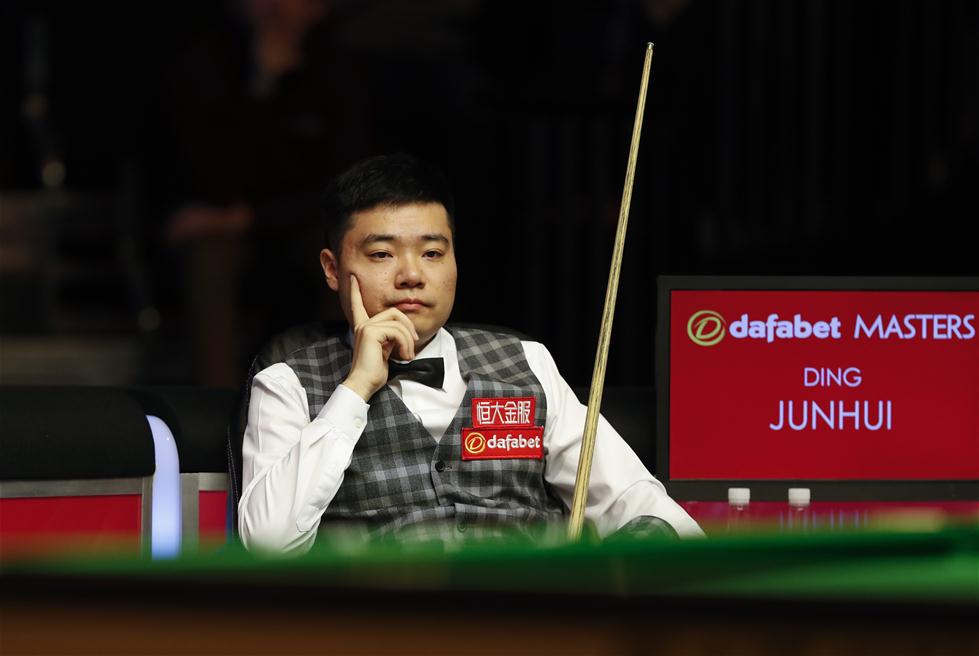 表现出更高 表现出更高